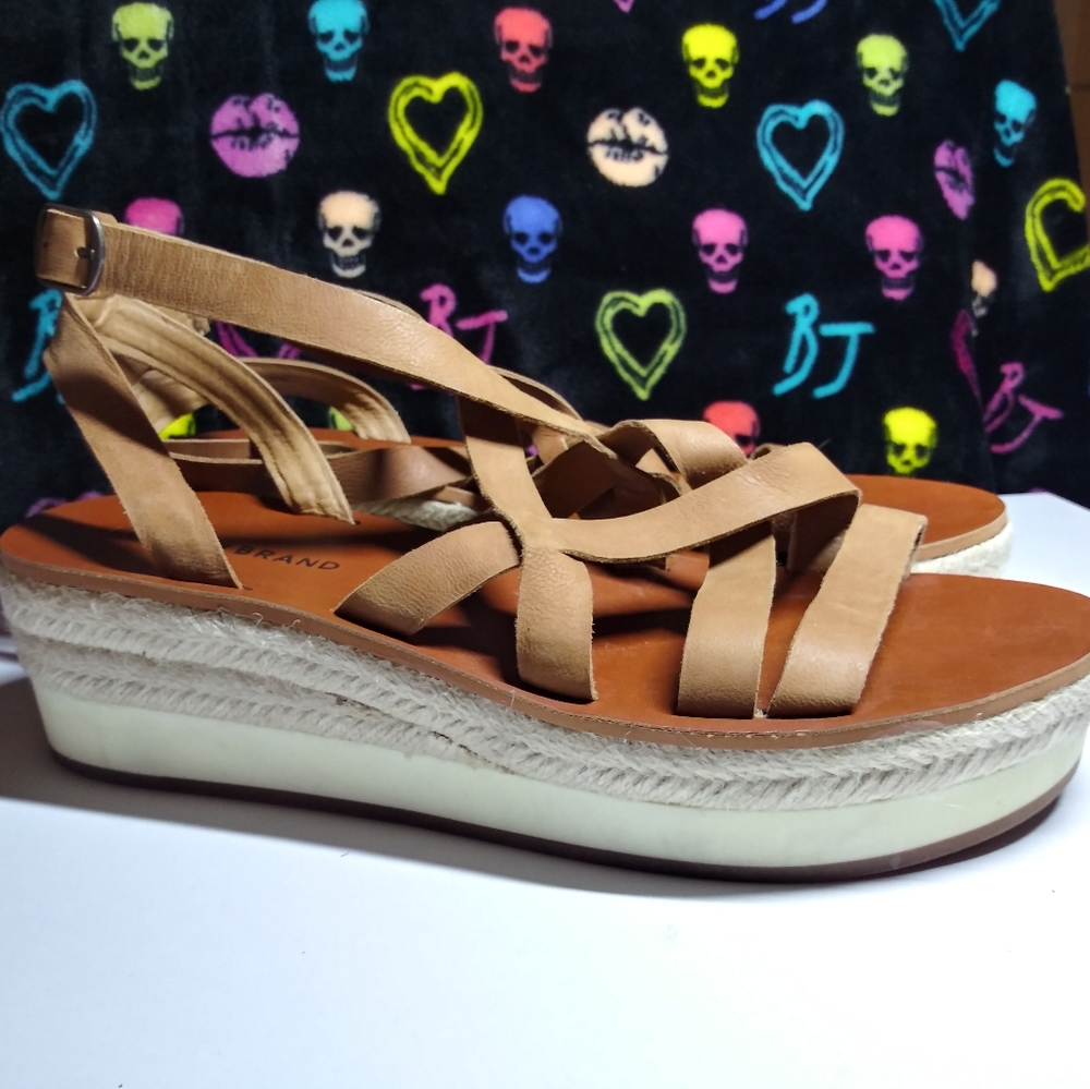 Lucky Brand strappy tan leather sandals